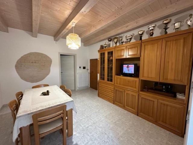Affittacamere Il Cortile Chiaravalle Marche Zewnętrze zdjęcie
