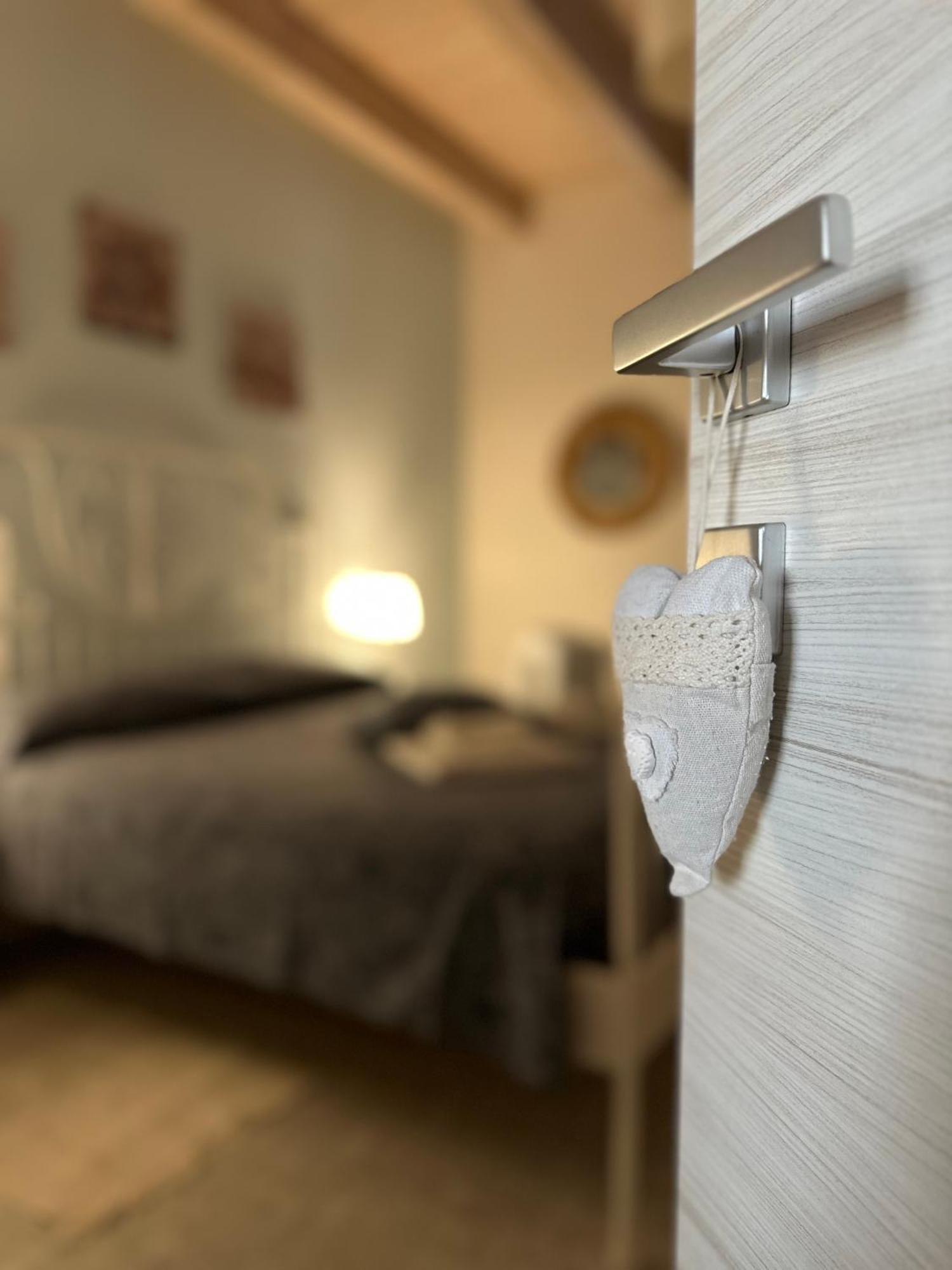 Affittacamere Il Cortile Chiaravalle Marche Zewnętrze zdjęcie